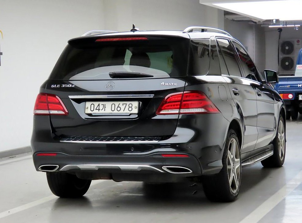 벤츠 GLE 클래스 GLE 350 d 4MATIC 사진 4