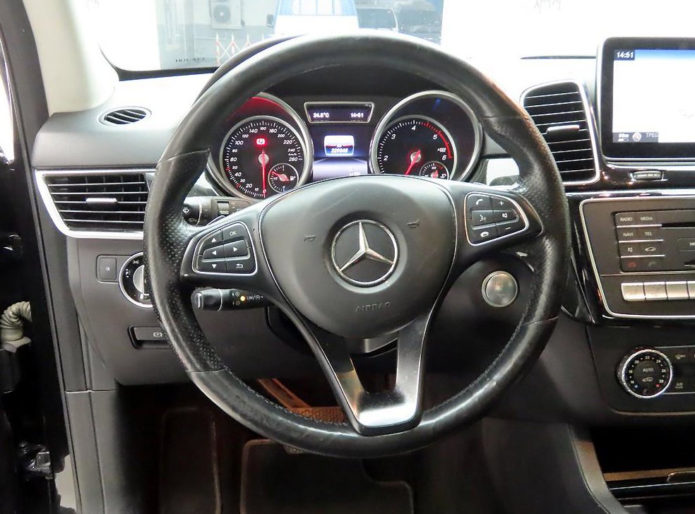 벤츠 GLE 클래스 GLE 350 d 4MATIC 사진 7