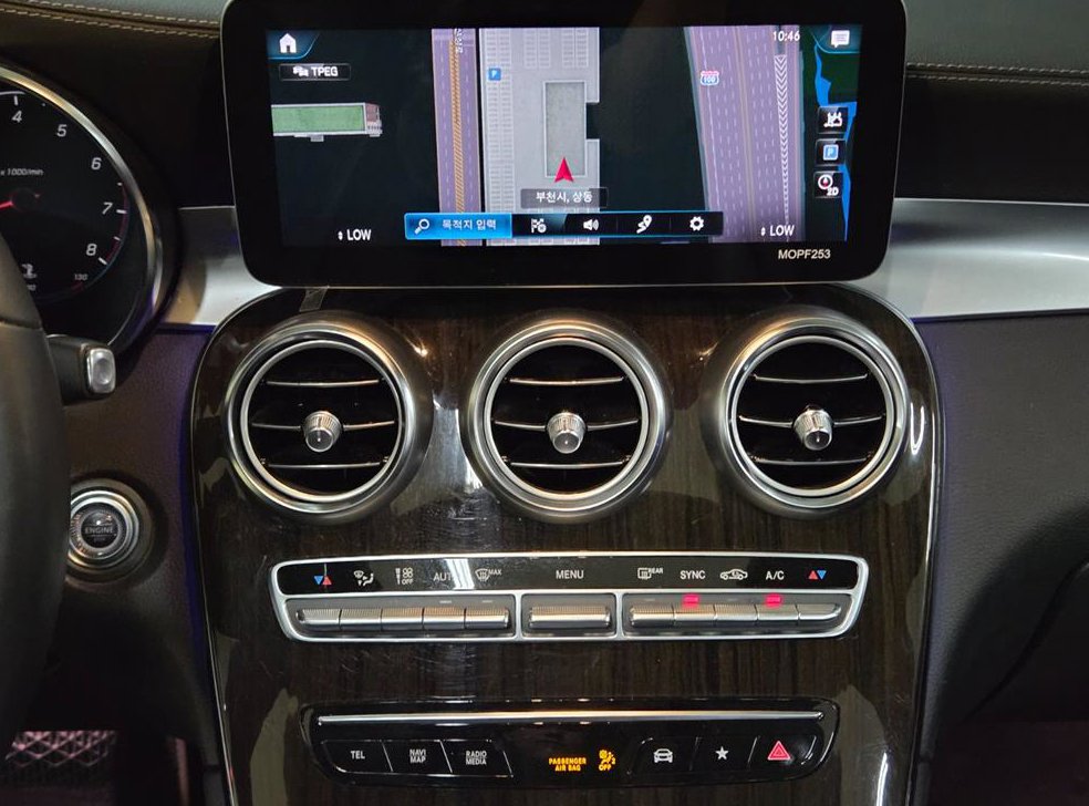 벤츠 GLC 클래스 GLC 300 4MATIC 사진 11