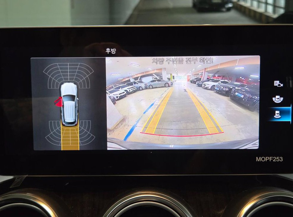 벤츠 GLC 클래스 GLC 300 4MATIC 사진 12