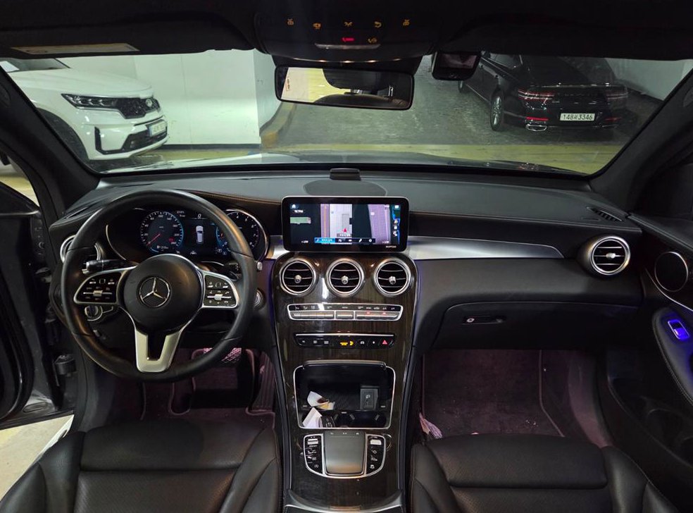 벤츠 GLC 클래스 GLC 300 4MATIC 사진 8