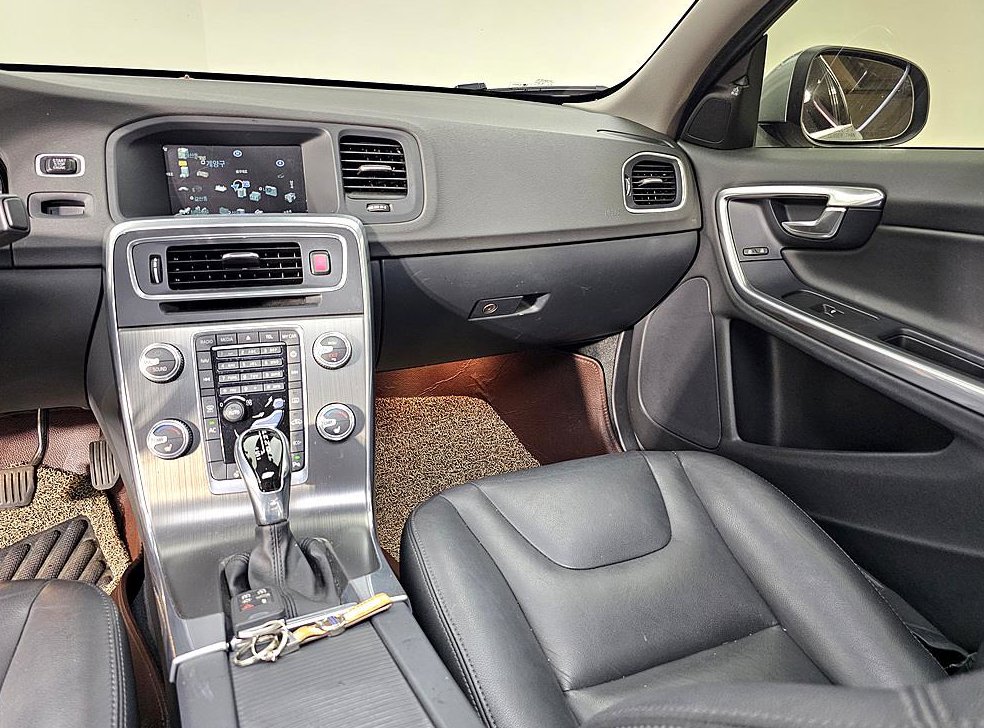 볼보 S60 D3 사진 10