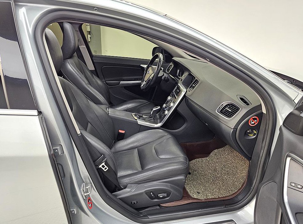 볼보 S60 D3 사진 11