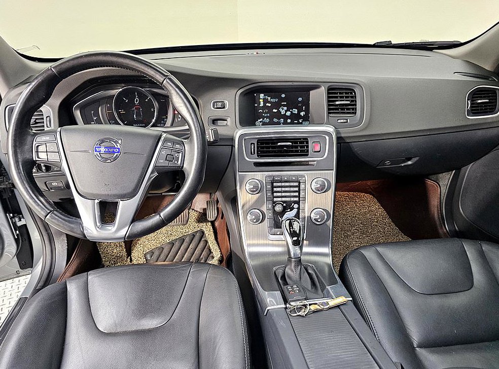 볼보 S60 D3 사진 5