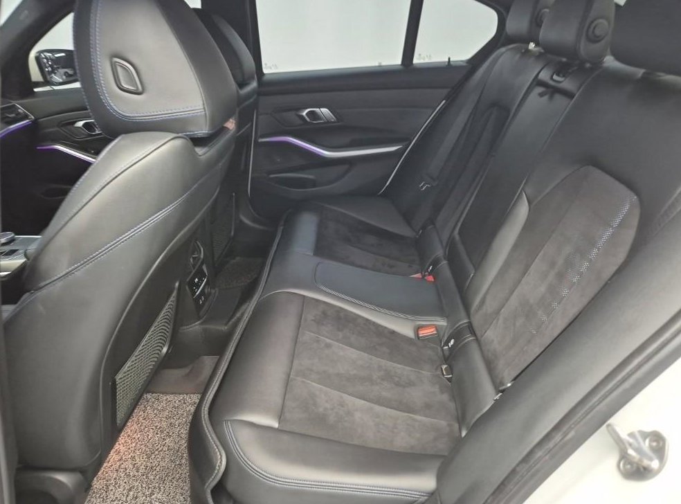 BMW 3시리즈 320d M 스포츠 사진 12