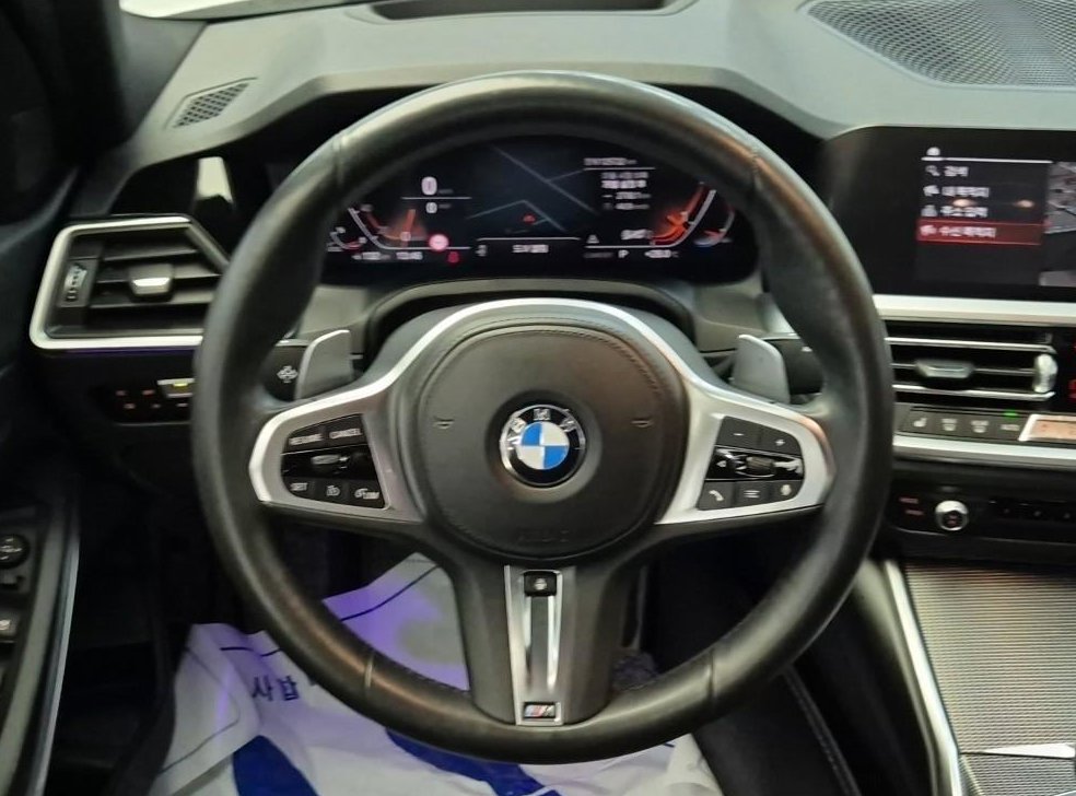 BMW 3시리즈 320d M 스포츠 사진 9