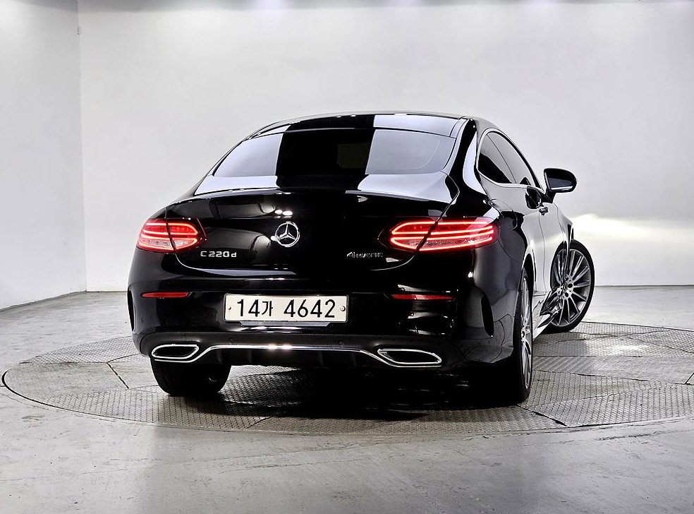 벤츠 C 클래스 C220 d 4MATIC 쿠페 사진 3