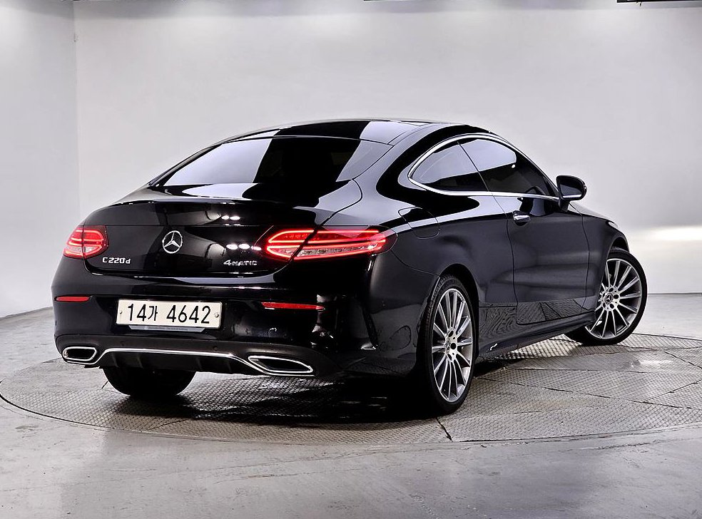 벤츠 C 클래스 C220 d 4MATIC 쿠페 사진 4