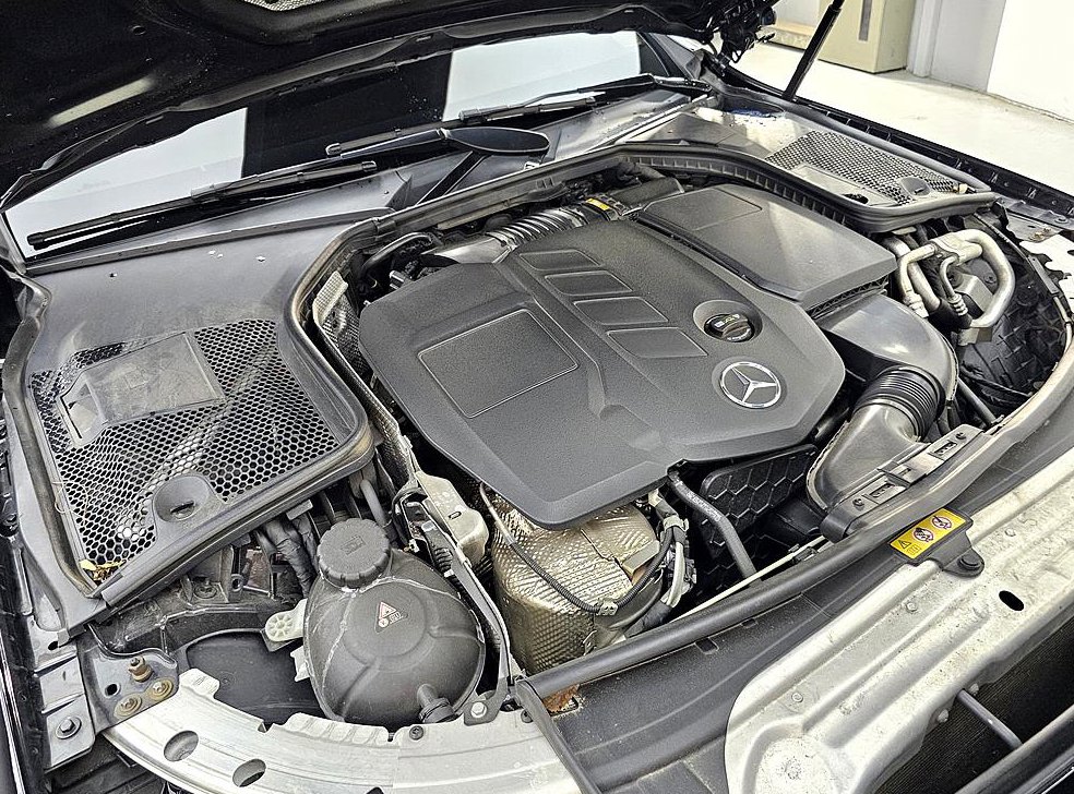 벤츠 C 클래스 C220 d 4MATIC 쿠페 사진 6