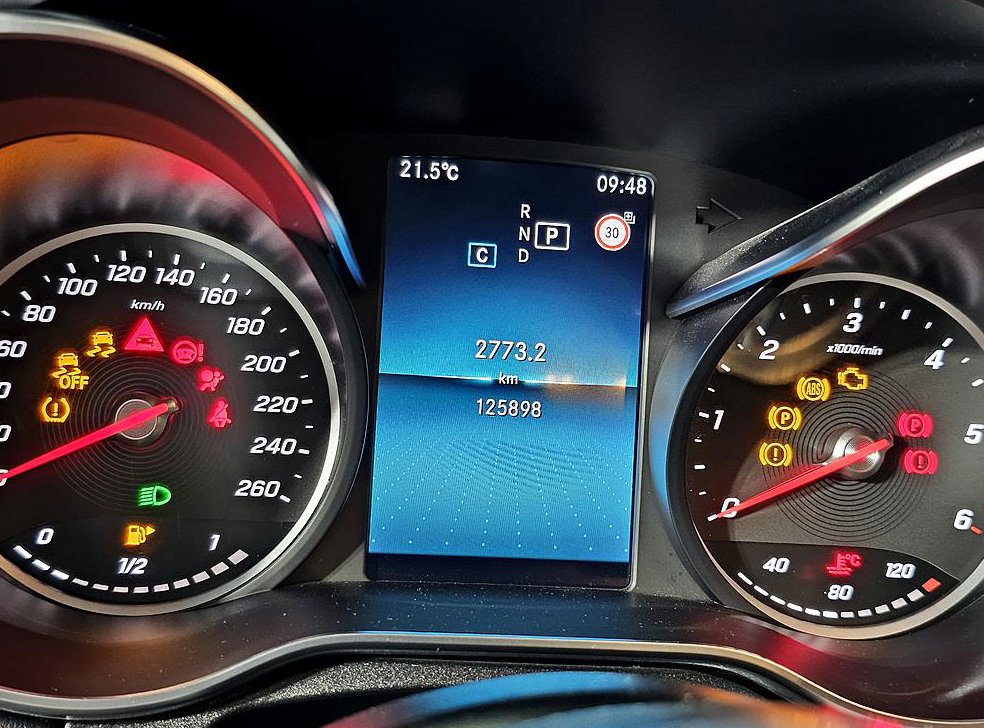 벤츠 C 클래스 C220 d 4MATIC 쿠페 사진 7