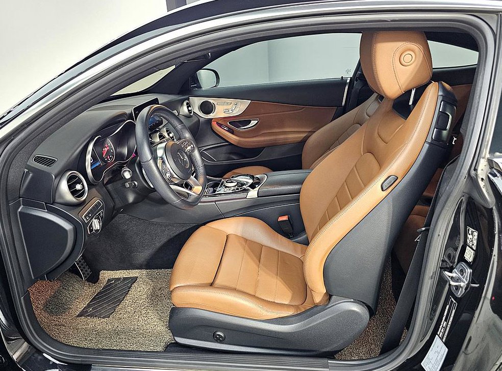 벤츠 C 클래스 C220 d 4MATIC 쿠페 사진 8