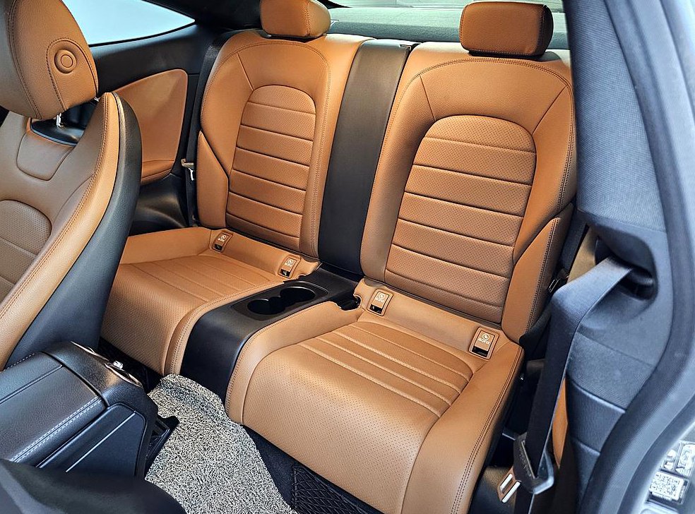 벤츠 C 클래스 C220 d 4MATIC 쿠페 사진 9