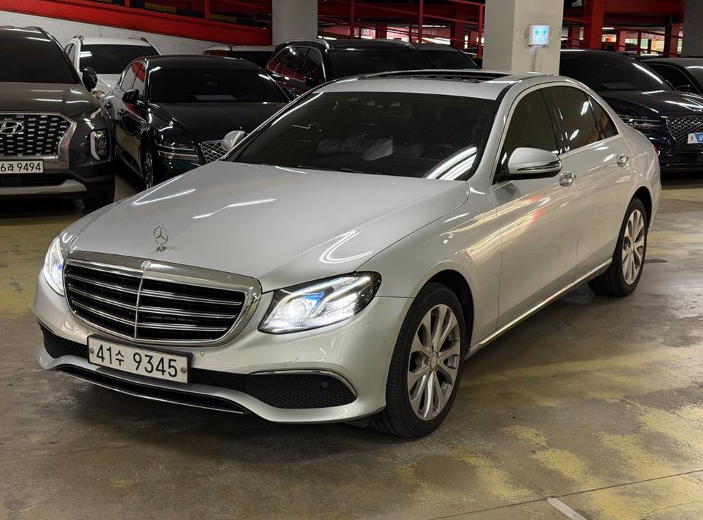벤츠 E 클래스 E220d 4MATIC 익스클루시브