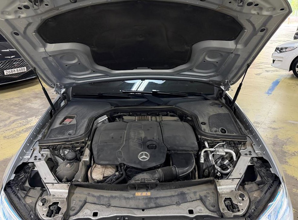 벤츠 E 클래스 E220d 4MATIC 익스클루시브 사진 17