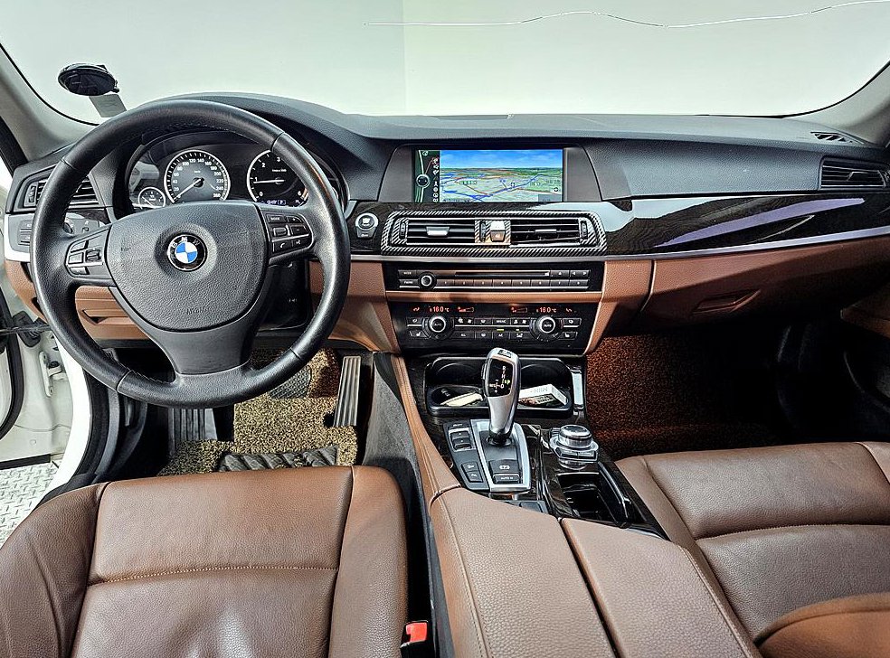 BMW 5시리즈 525d xDrive 사진 5