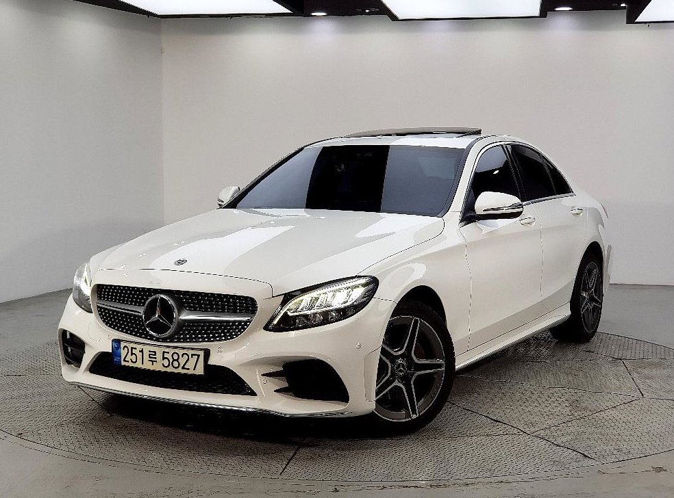 벤츠 C 클래스 C220 d 4MATIC AMG Line