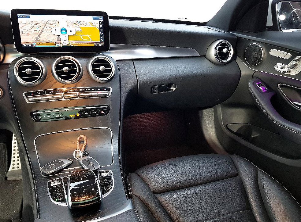 벤츠 C 클래스 C220 d 4MATIC AMG Line 사진 10