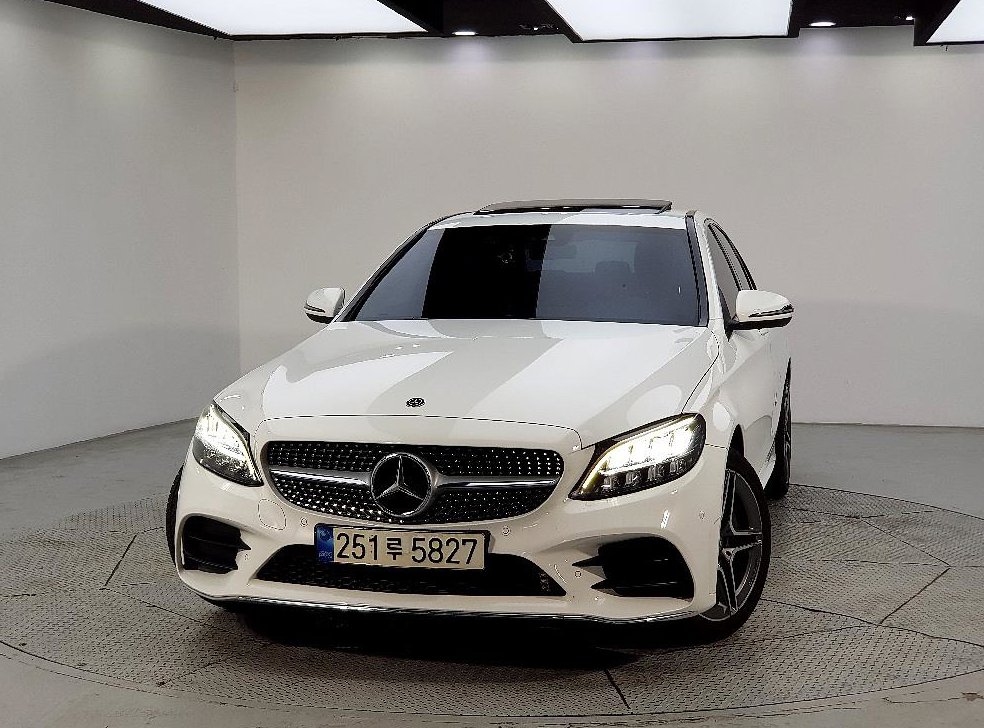 벤츠 C 클래스 C220 d 4MATIC AMG Line 사진 2