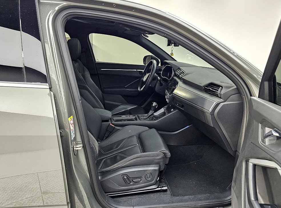 아우디 Q3 35 TDI 스포트백 프리미엄 사진 11