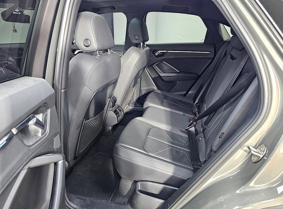 아우디 Q3 35 TDI 스포트백 프리미엄 사진 9