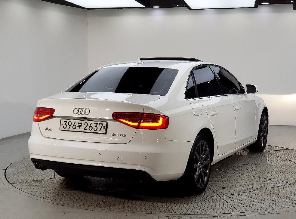 아우디 A4 2.0 TDI 사진 4