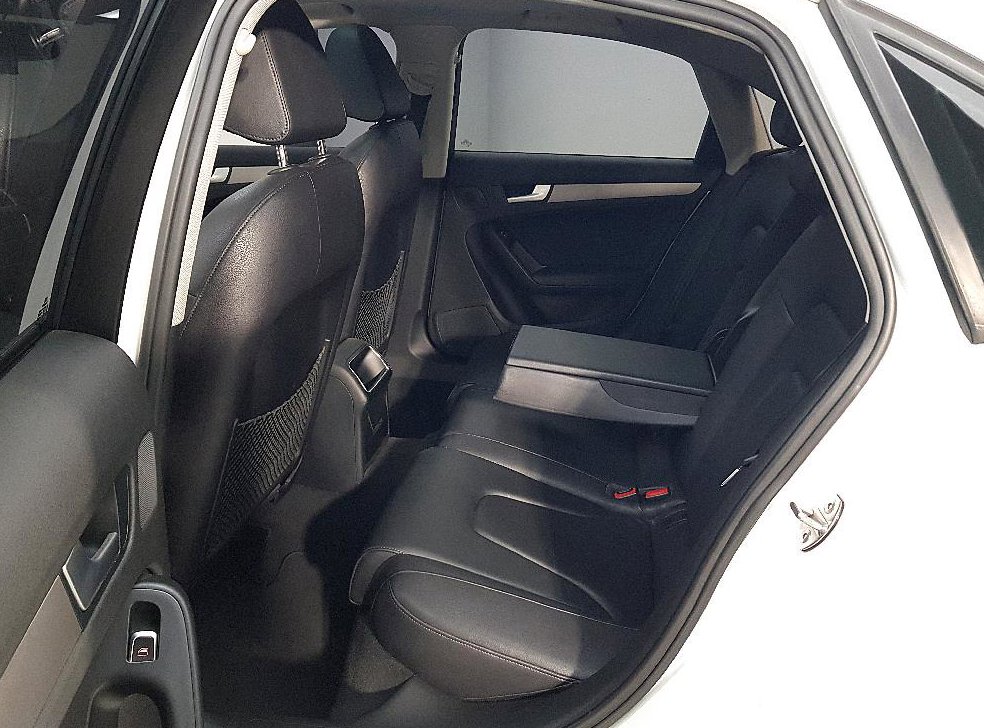 아우디 A4 2.0 TDI 사진 9