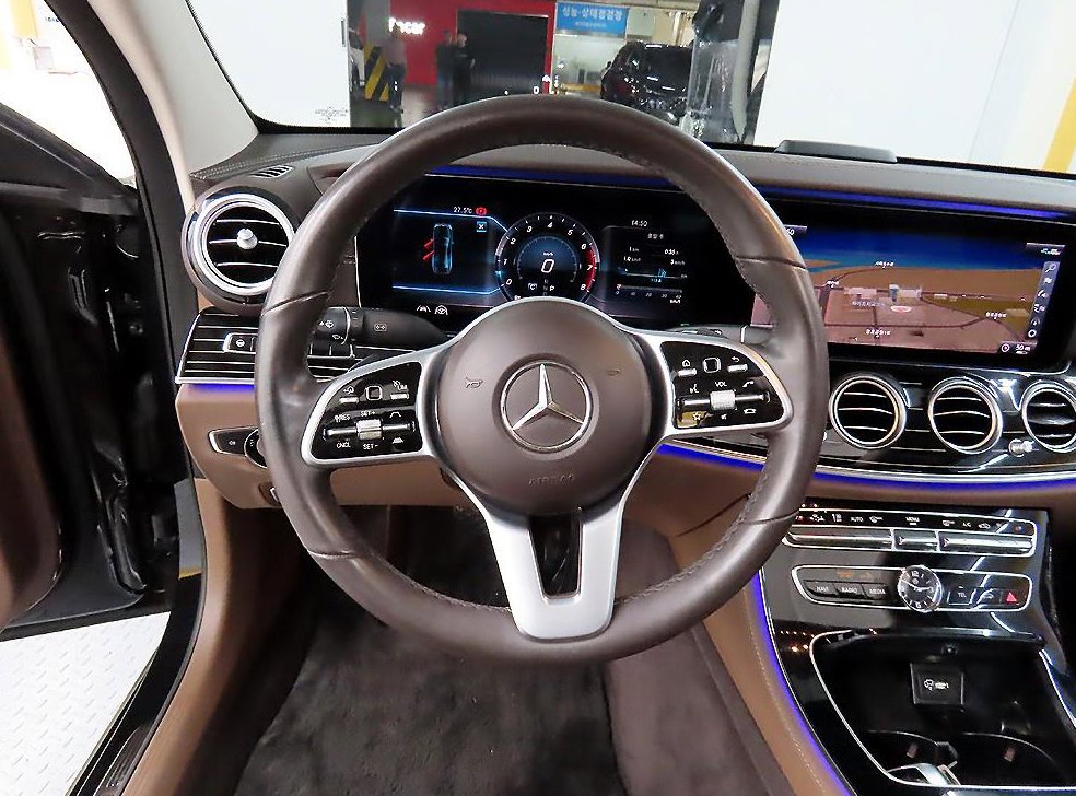 벤츠 E 클래스 E450 4MATIC 익스클루시브 사진 9