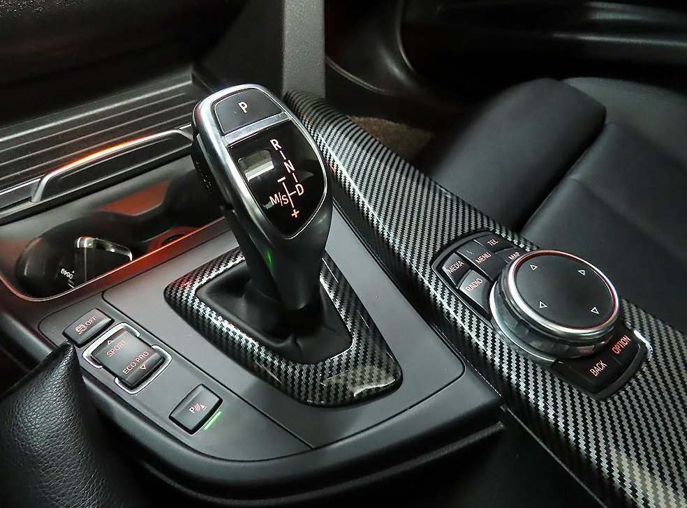 BMW 3시리즈 320d M 스포츠 사진 10