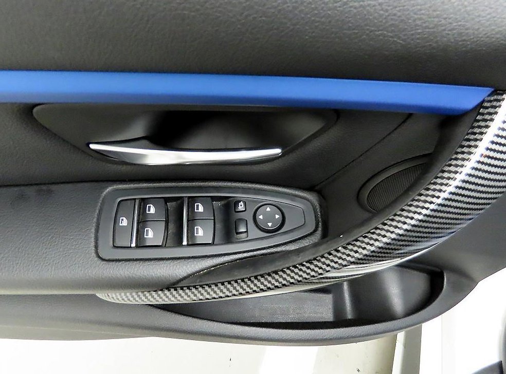BMW 3시리즈 320d M 스포츠 사진 11