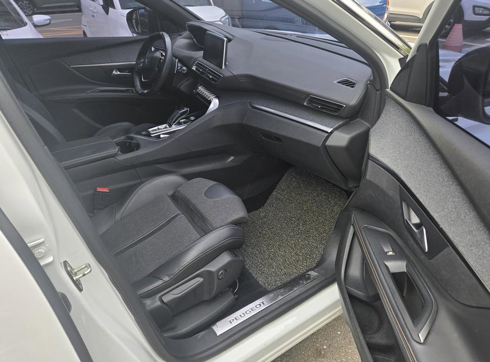 푸조 5008 1.5 BlueHDi GT 사진 10