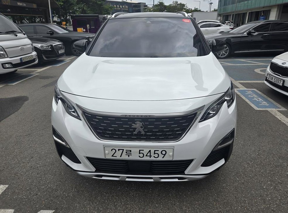 푸조 5008 1.5 BlueHDi GT 사진 2