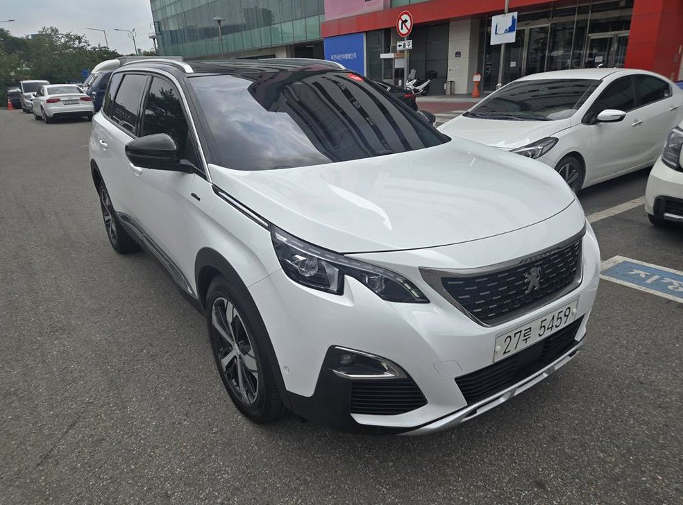푸조 5008 1.5 BlueHDi GT 사진 3
