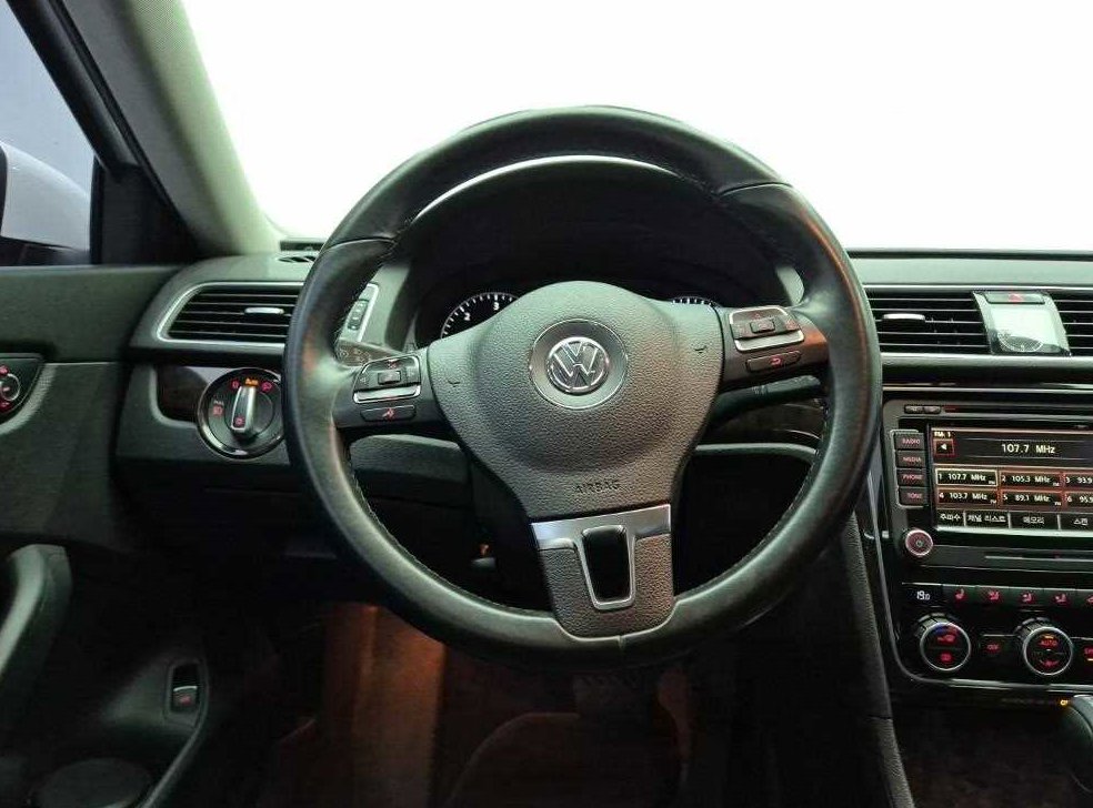 폭스바겐 파사트 2.0 TDI 사진 8