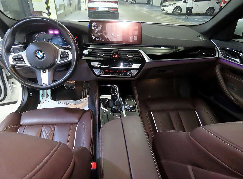 BMW 5시리즈 523d M 스포츠 사진 10
