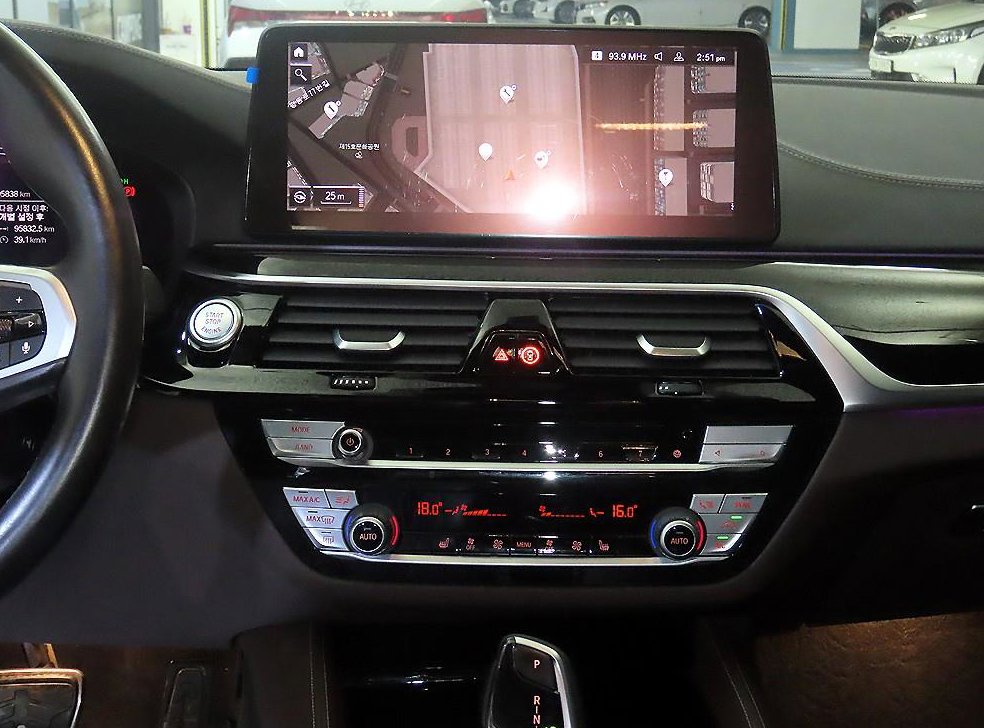 BMW 5시리즈 523d M 스포츠 사진 11