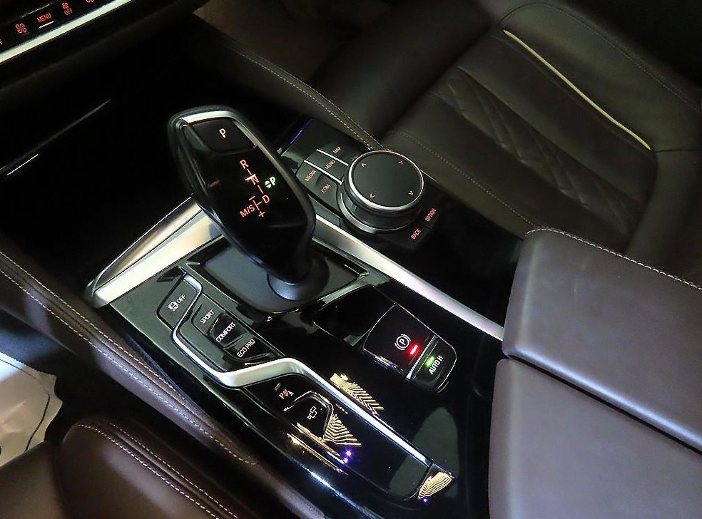 BMW 5시리즈 523d M 스포츠 사진 12