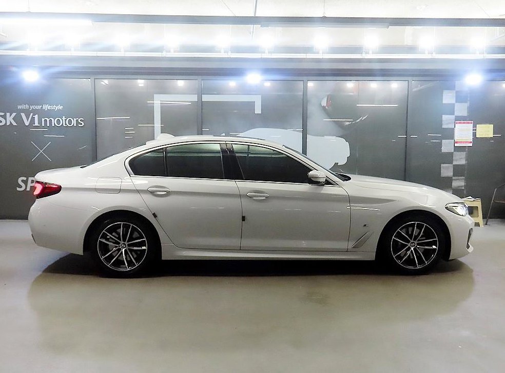 BMW 5시리즈 523d M 스포츠 사진 3