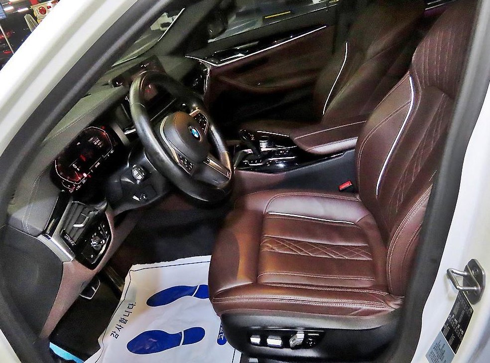 BMW 5시리즈 523d M 스포츠 사진 6