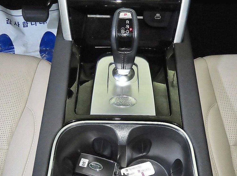 랜드로버 디스커버리 스포츠 P250 SE 사진 12