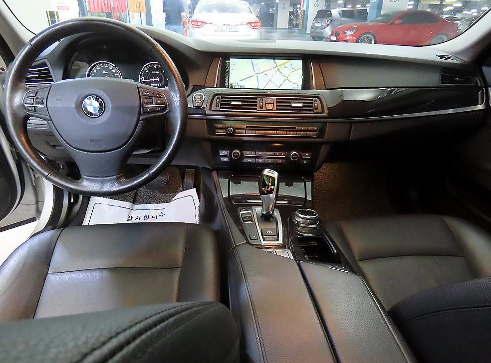BMW 5시리즈 520d 사진 10