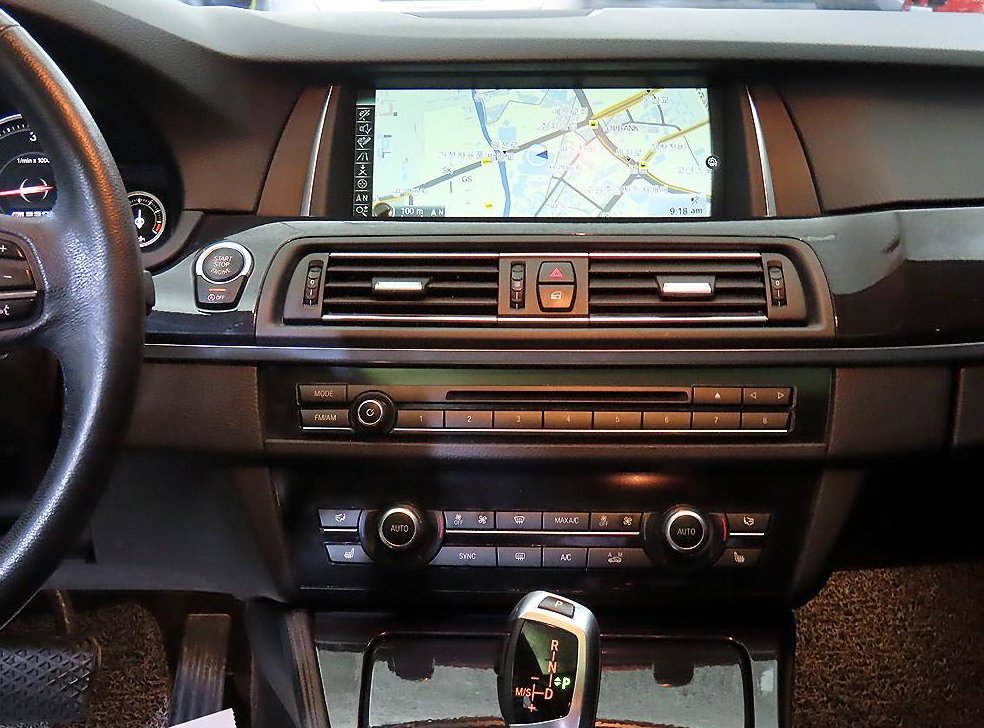 BMW 5시리즈 520d 사진 11