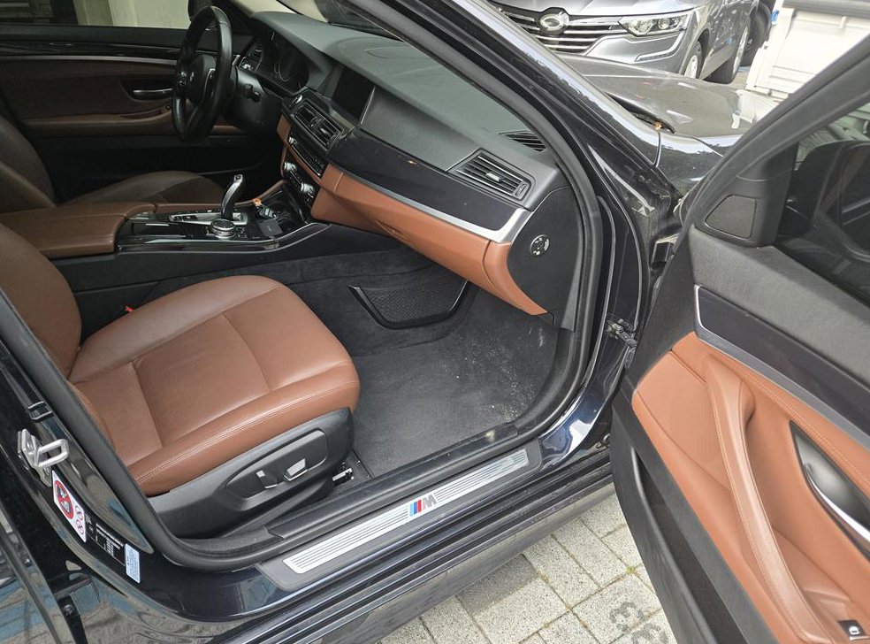 BMW 5시리즈 520d M 에어로다이나믹 프로 사진 11