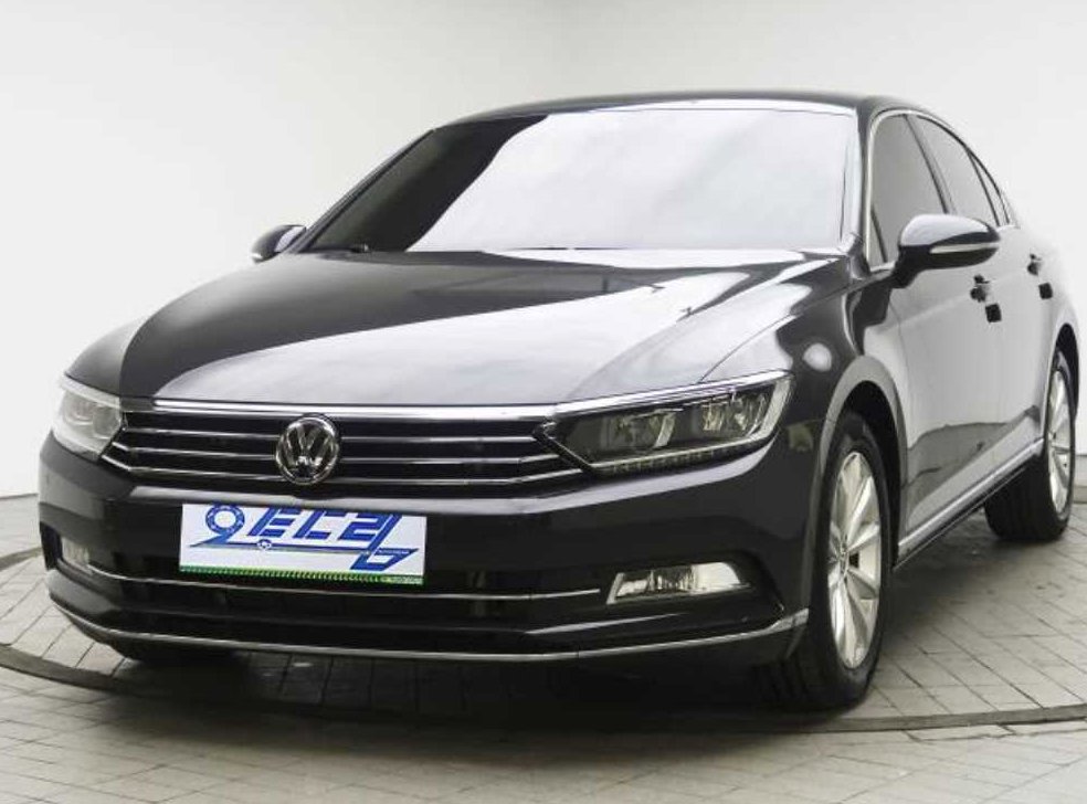 폭스바겐 파사트 2.0 TDI 사진 1