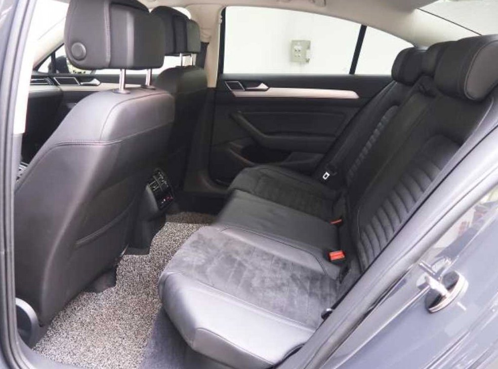 폭스바겐 파사트 2.0 TDI 사진 16