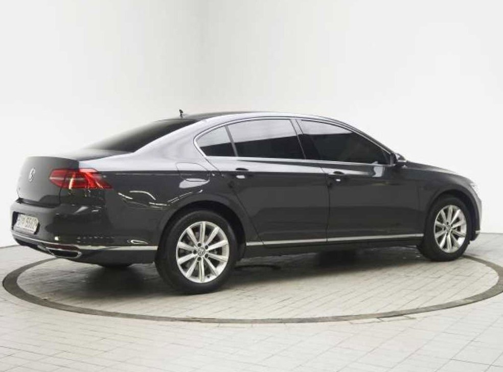 폭스바겐 파사트 2.0 TDI 사진 3
