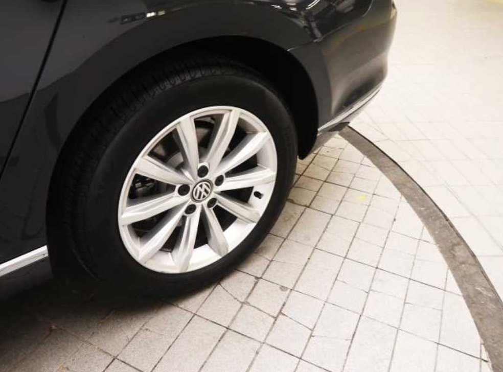폭스바겐 파사트 2.0 TDI 사진 6