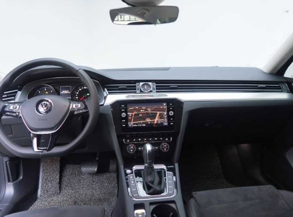 폭스바겐 파사트 2.0 TDI 사진 8