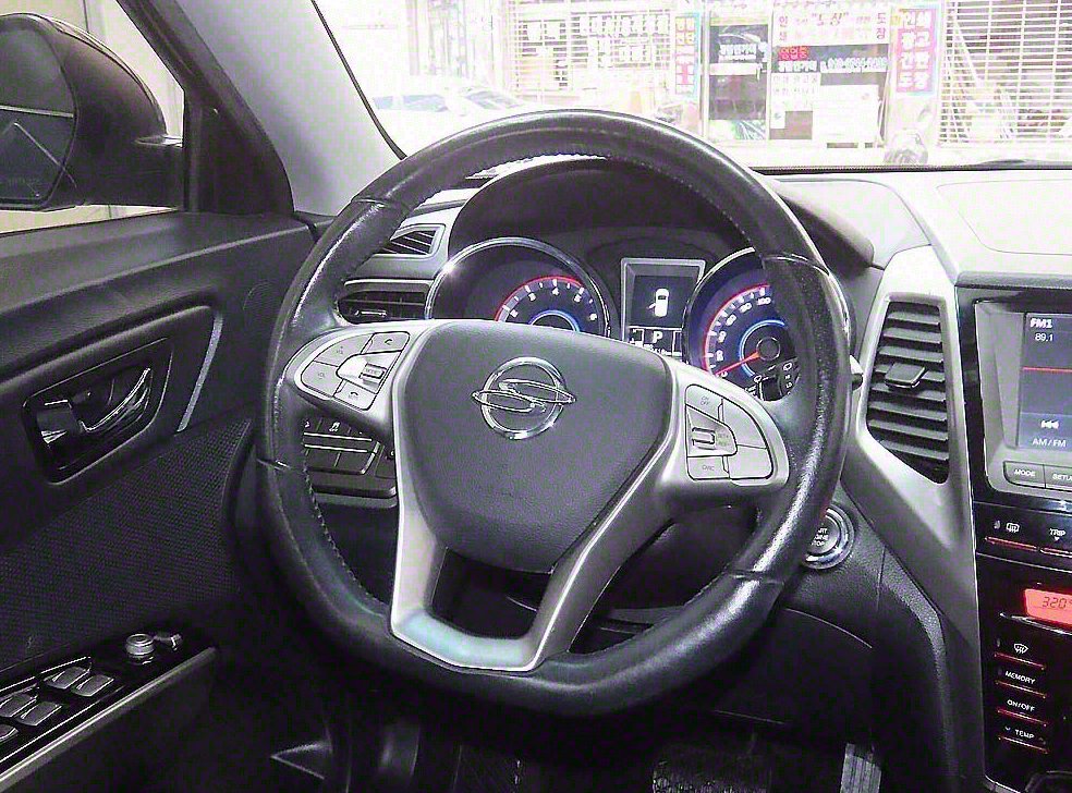 KG모빌리티(쌍용)  티볼리 가솔린 4WD 1.6 LX 사진 18