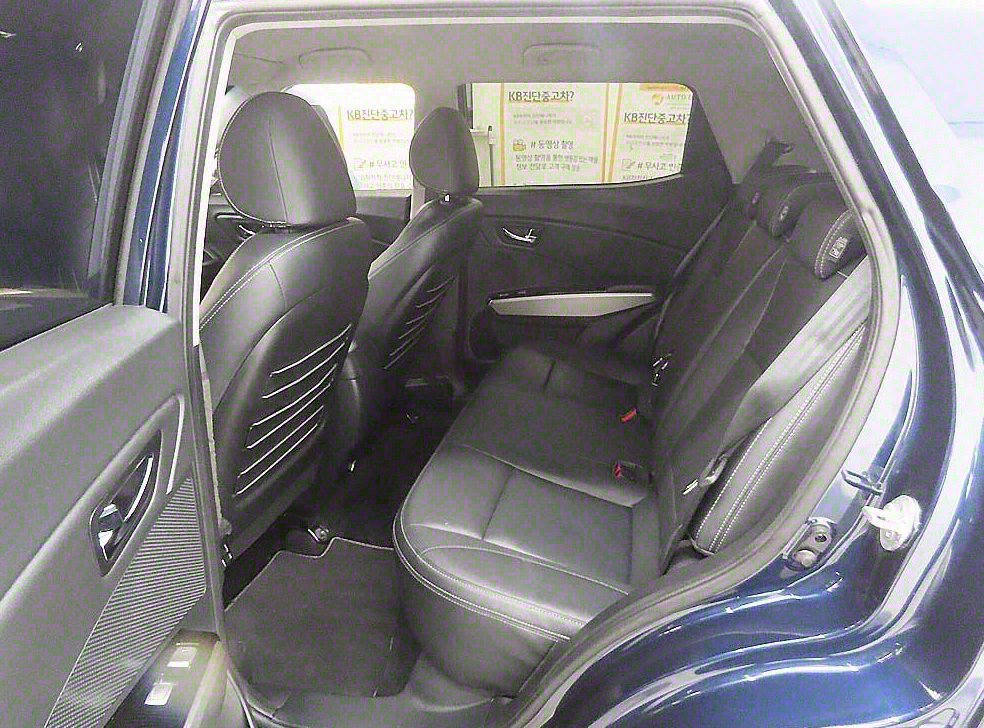 KG모빌리티(쌍용)  티볼리 가솔린 4WD 1.6 LX 사진 6