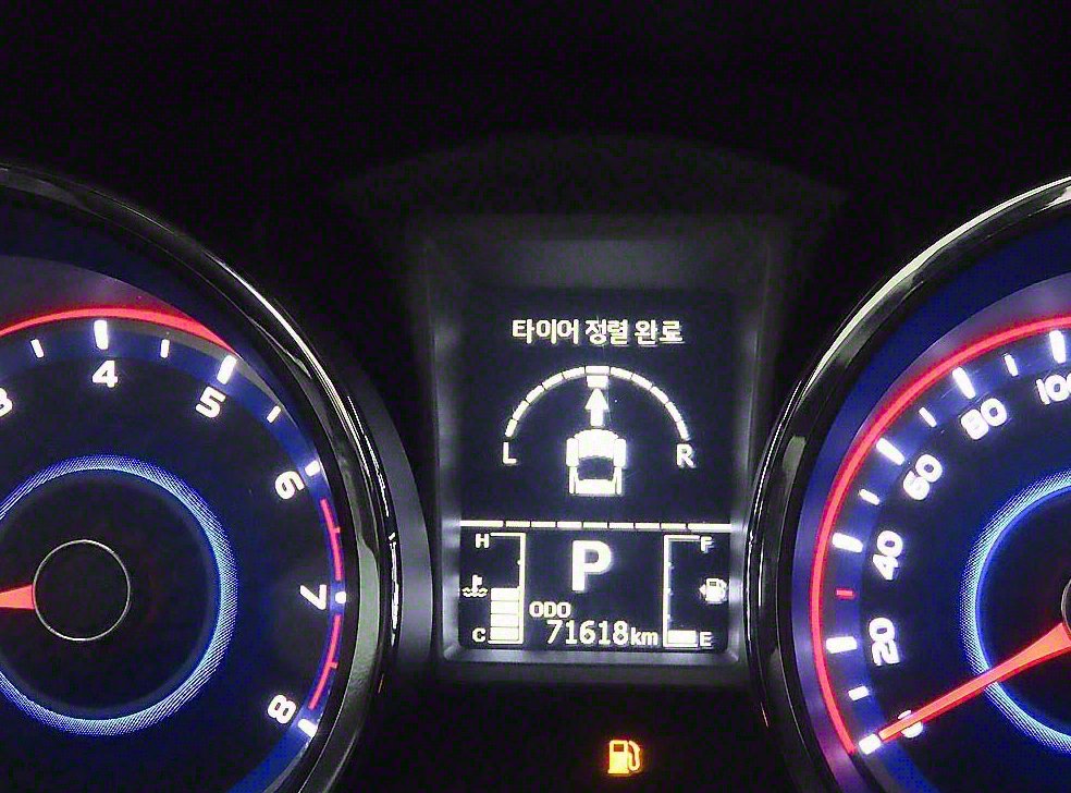 KG모빌리티(쌍용)  티볼리 가솔린 4WD 1.6 LX 사진 8